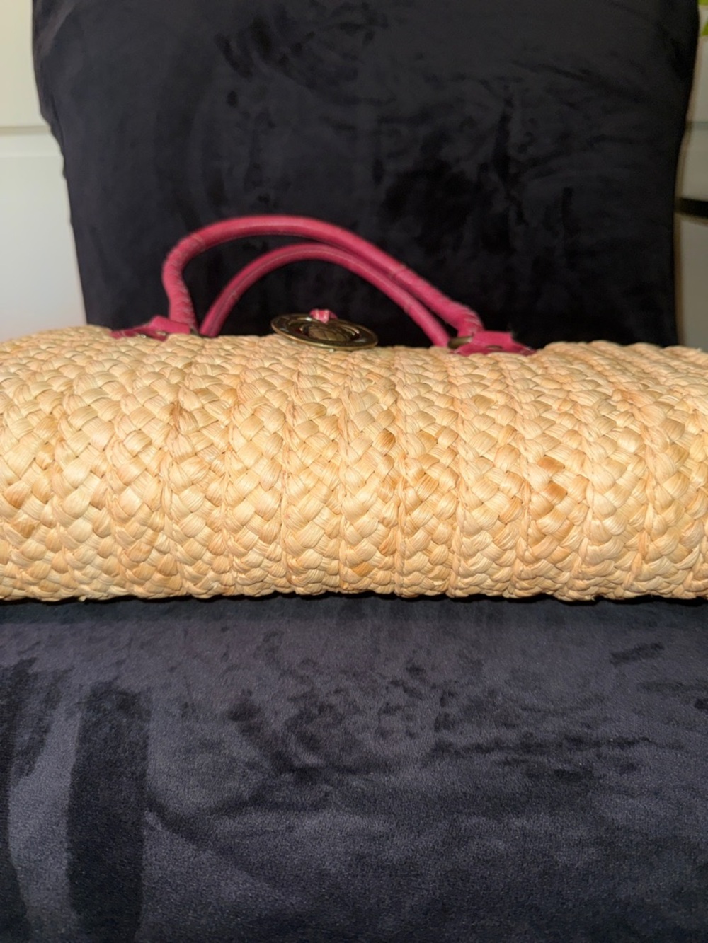 Tommy Bahama Straw Tote with Pink Leather Trim and Medallion - Picture 7 of 16